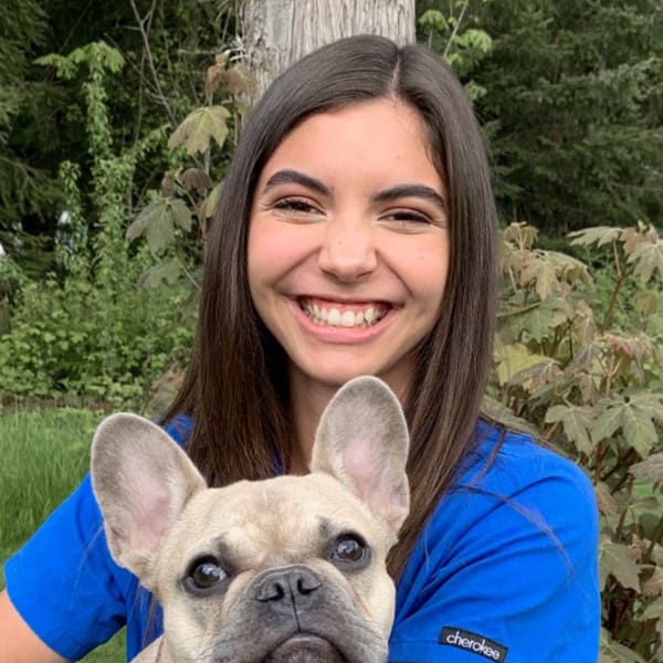 Olyvia, Smokey Point Veterinary Assistant